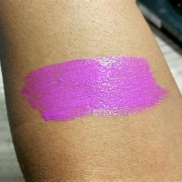 Too Faced "Melted Metallic Violet" liquid lipstick - Picture 7 of 7
